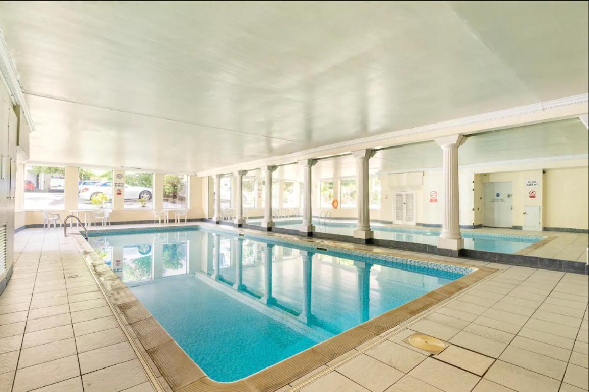 Central Bright 3 Bed Flat With Pool & Parking Edimburgo Exterior foto