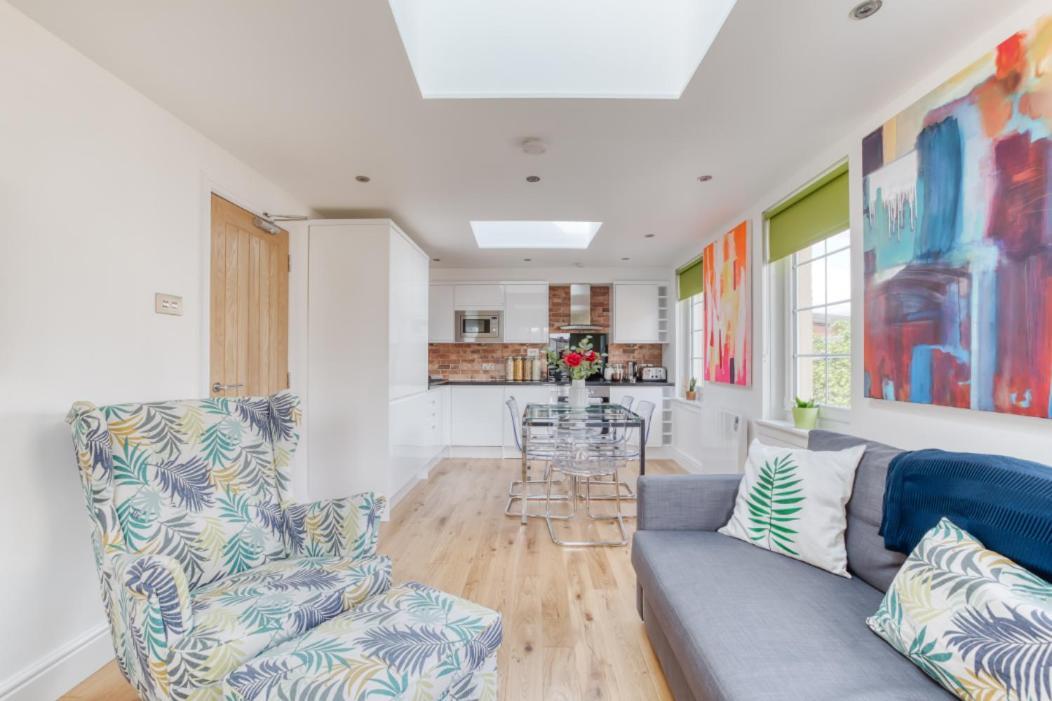 Central Bright 3 Bed Flat With Pool & Parking Edimburgo Exterior foto